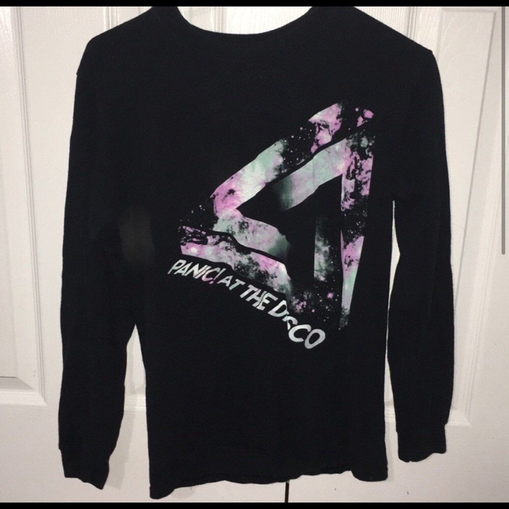 panic at the disco long sleeve tee :)